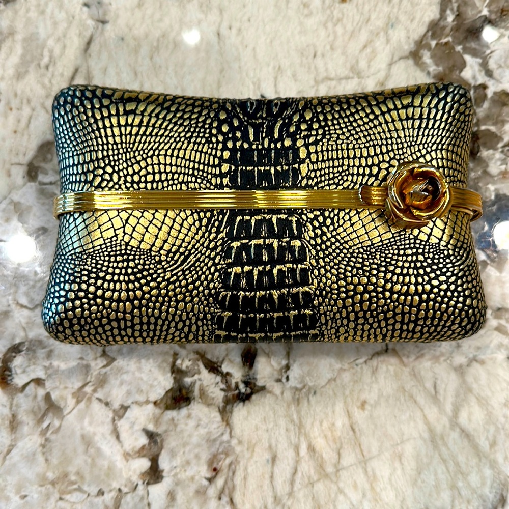 Gorgeous ladies vintage Sharmark Las Vegas clutch purse evening bag with strap!